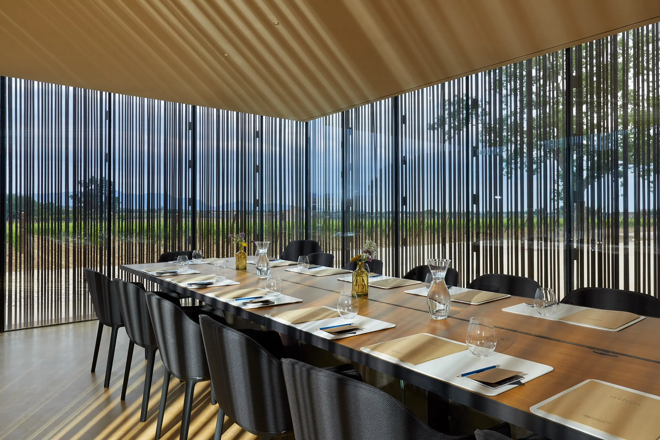 Saumaton kokonaisuus - logistiikka ja isännöinti